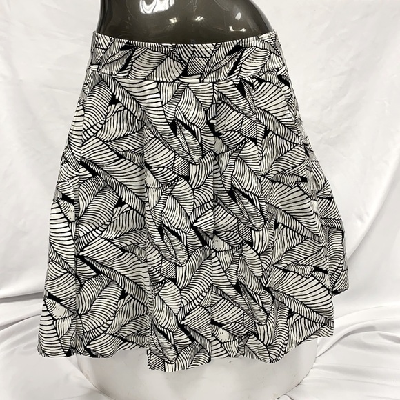 Loft NWT Skirt (B30#8) - Picture 6 of 6